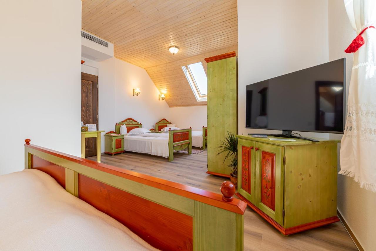 Conacul Secuiesc-Szekelyko Kuria Hotel Coltesti Екстериор снимка