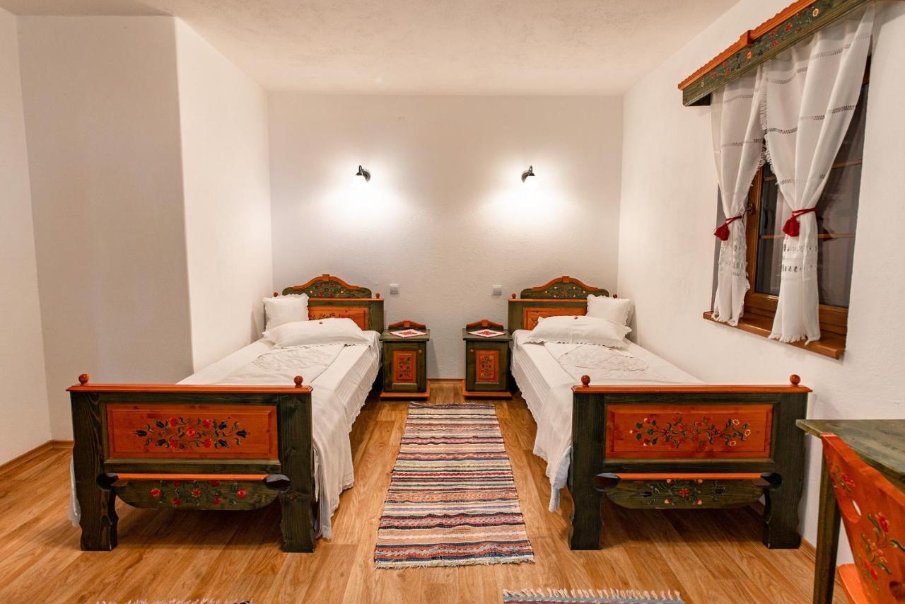 Conacul Secuiesc-Szekelyko Kuria Hotel Coltesti Екстериор снимка