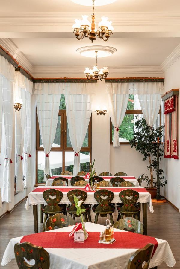 Conacul Secuiesc-Szekelyko Kuria Hotel Coltesti Екстериор снимка