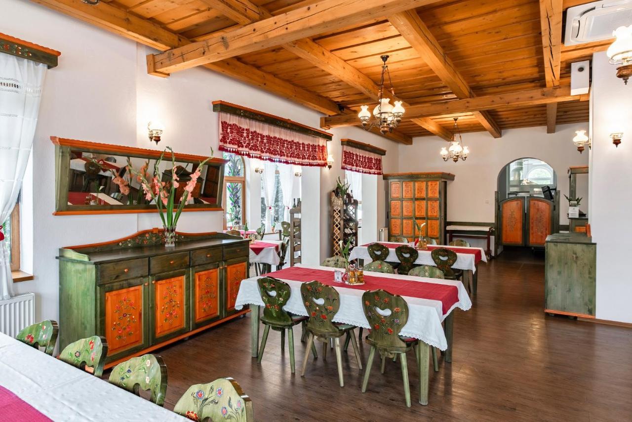 Conacul Secuiesc-Szekelyko Kuria Hotel Coltesti Екстериор снимка