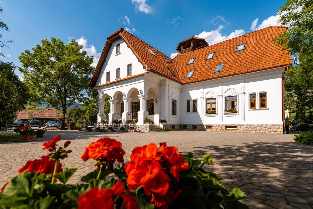 Conacul Secuiesc-Szekelyko Kuria Hotel Coltesti Екстериор снимка