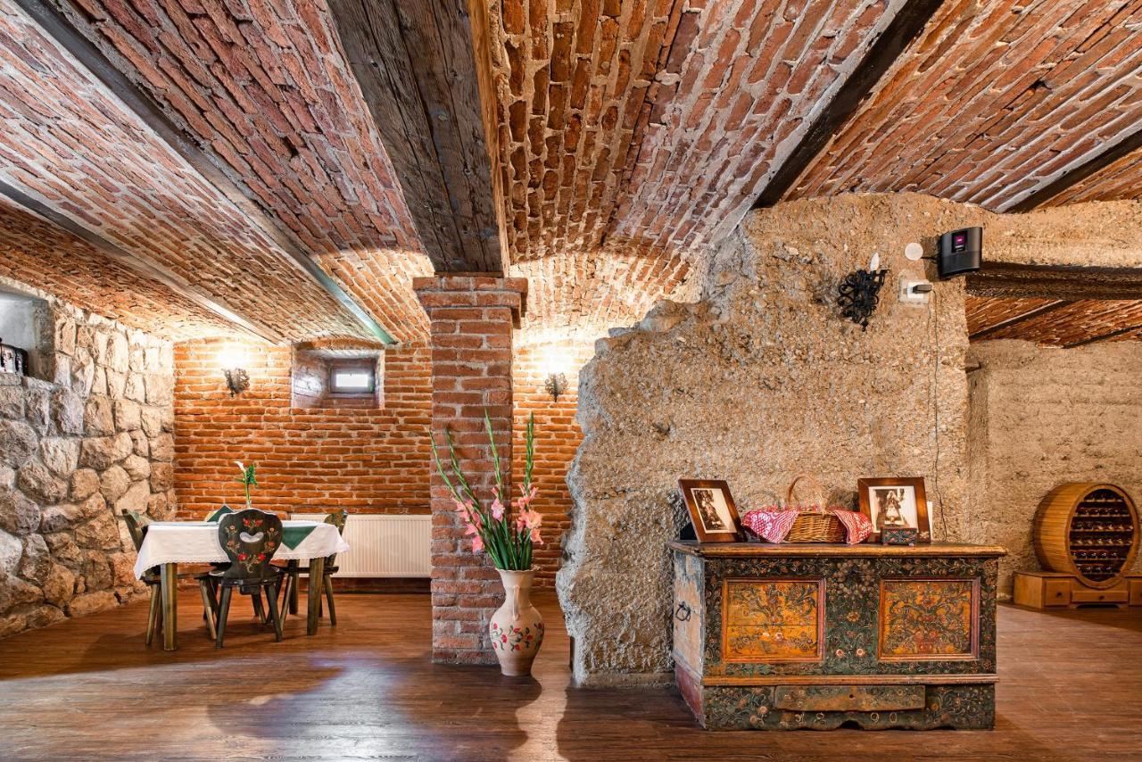 Conacul Secuiesc-Szekelyko Kuria Hotel Coltesti Екстериор снимка